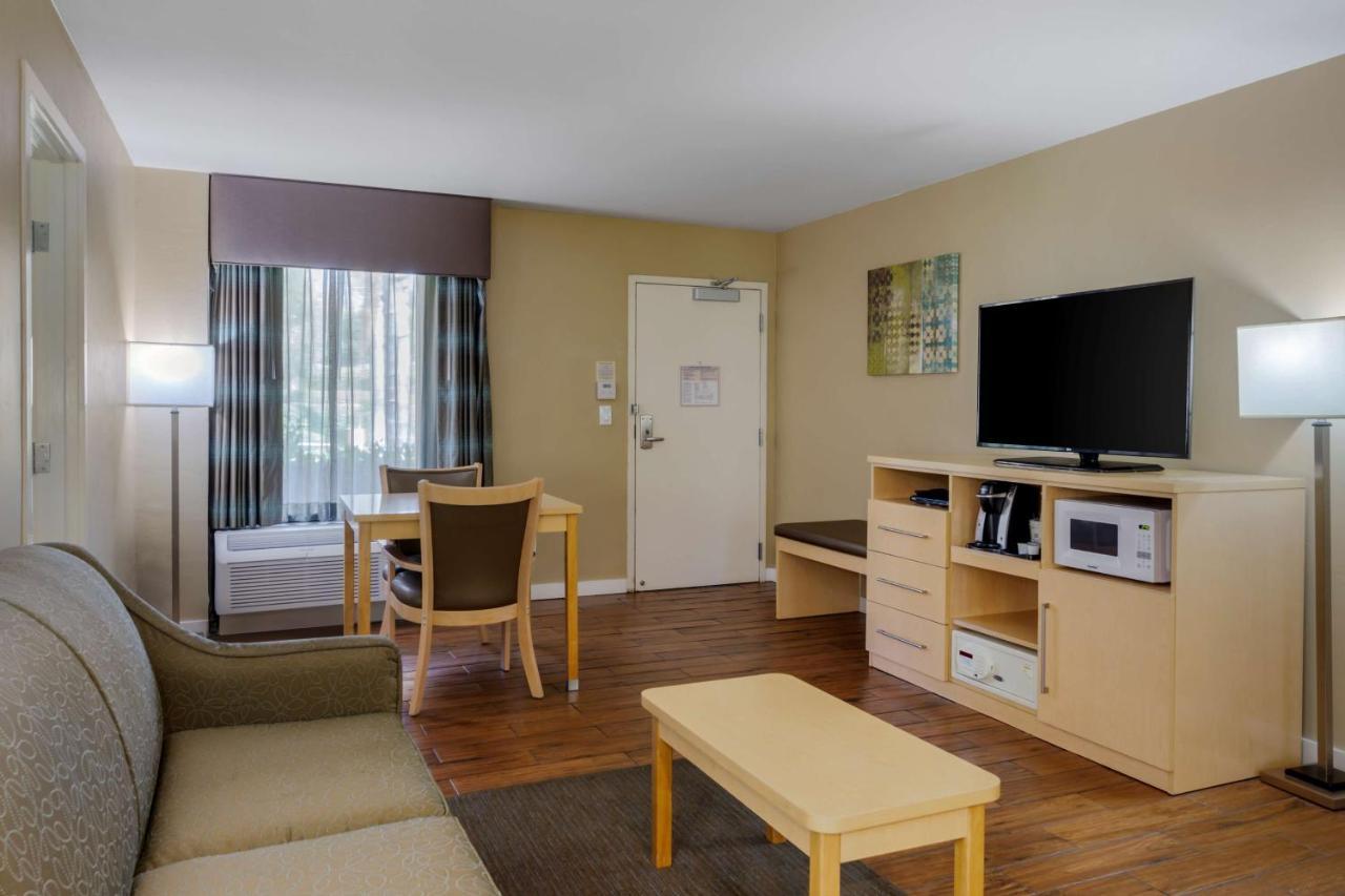 Best Western Plus South Coast Inn Goleta Exterior photo