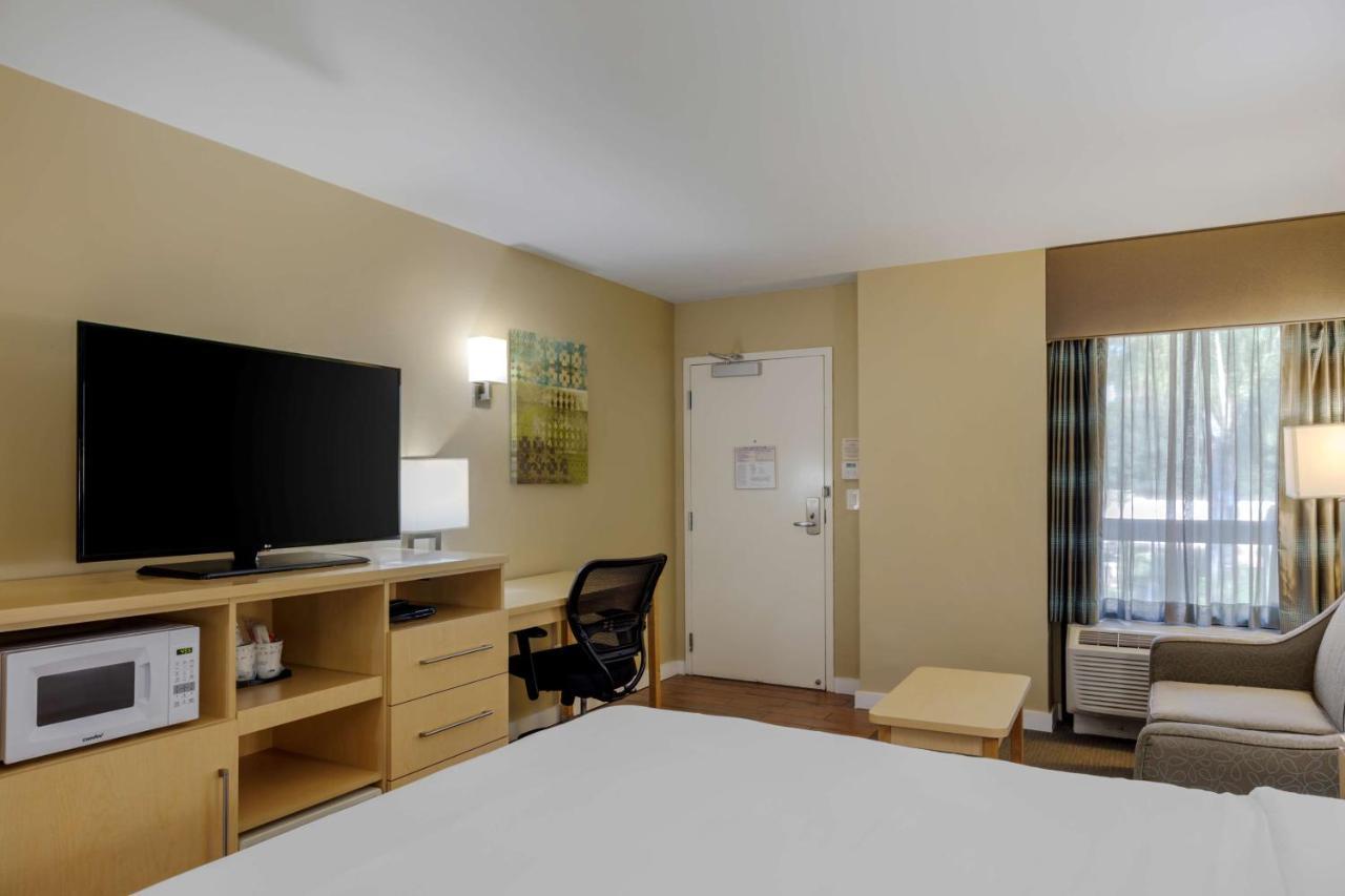 Best Western Plus South Coast Inn Goleta Exterior photo