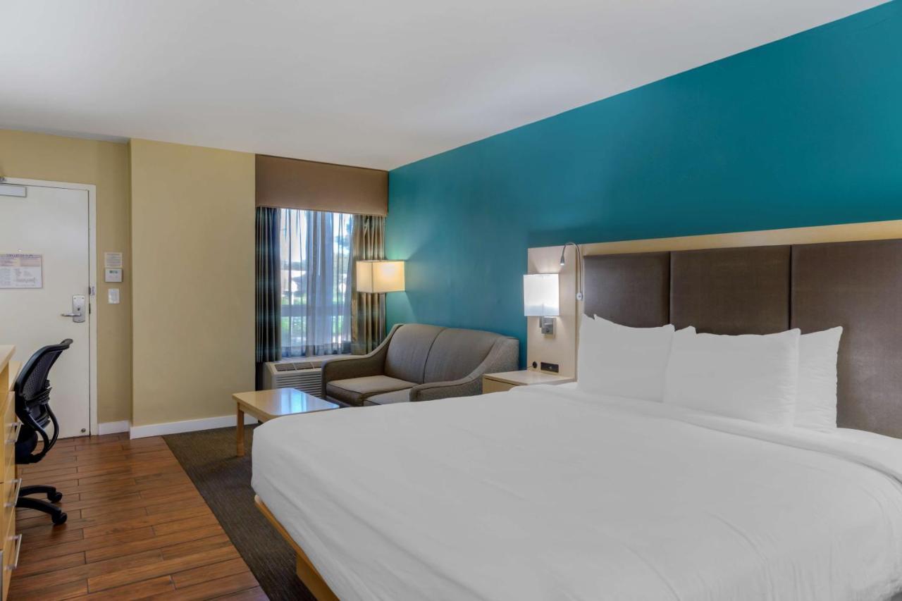 Best Western Plus South Coast Inn Goleta Exterior photo