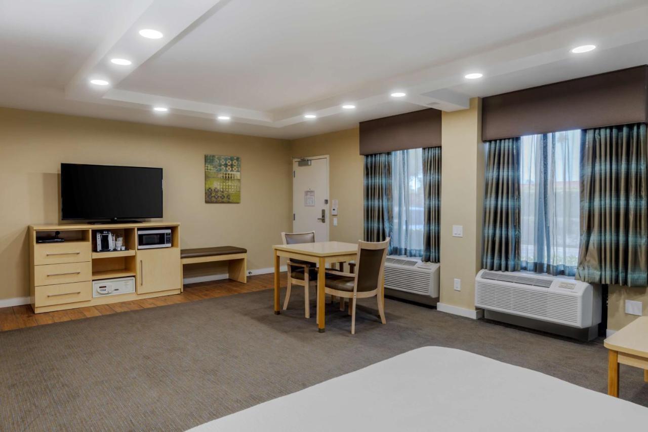 Best Western Plus South Coast Inn Goleta Exterior photo