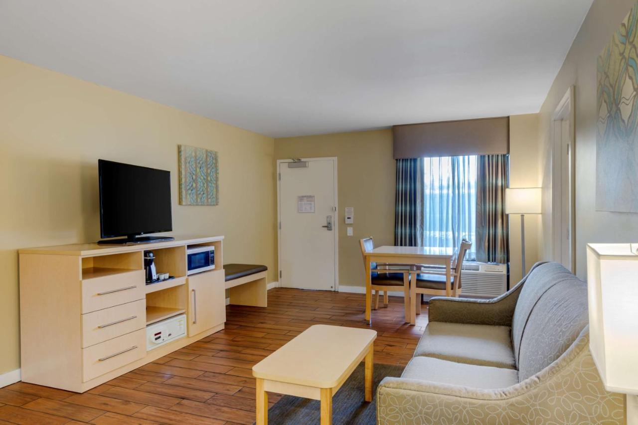 Best Western Plus South Coast Inn Goleta Exterior photo