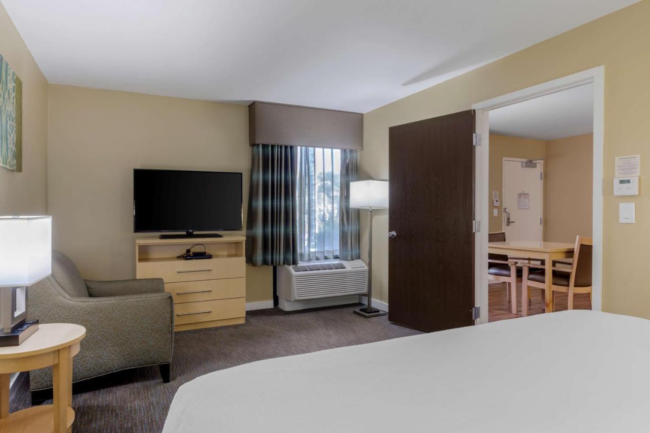 Best Western Plus South Coast Inn Goleta Exterior photo